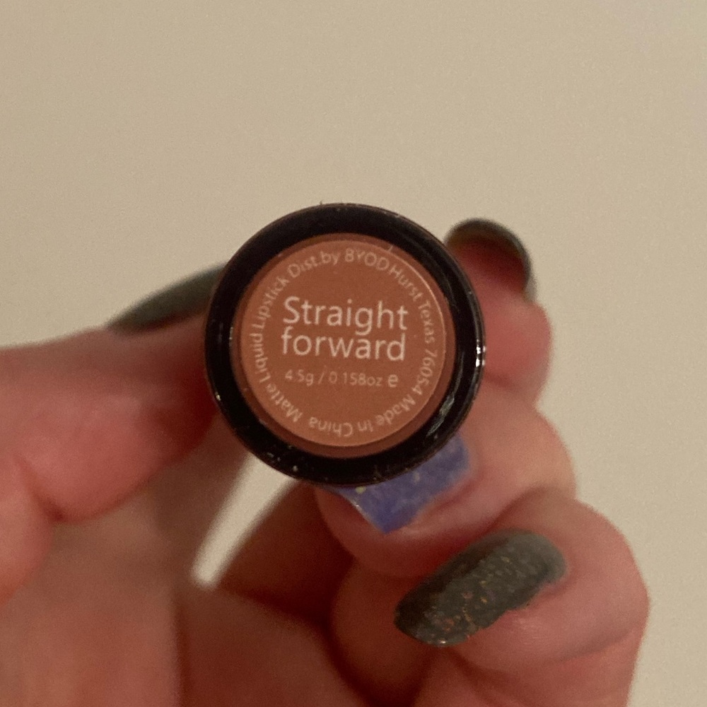 BYOD LONGING LIPS MATTE LIQUID LIPSTICK with Vitamin E - Straight Forward - Picture 10 of 10